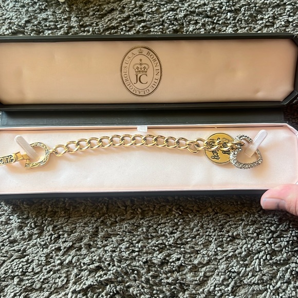 Juicy couture charm bracelet - Picture 1 of 3